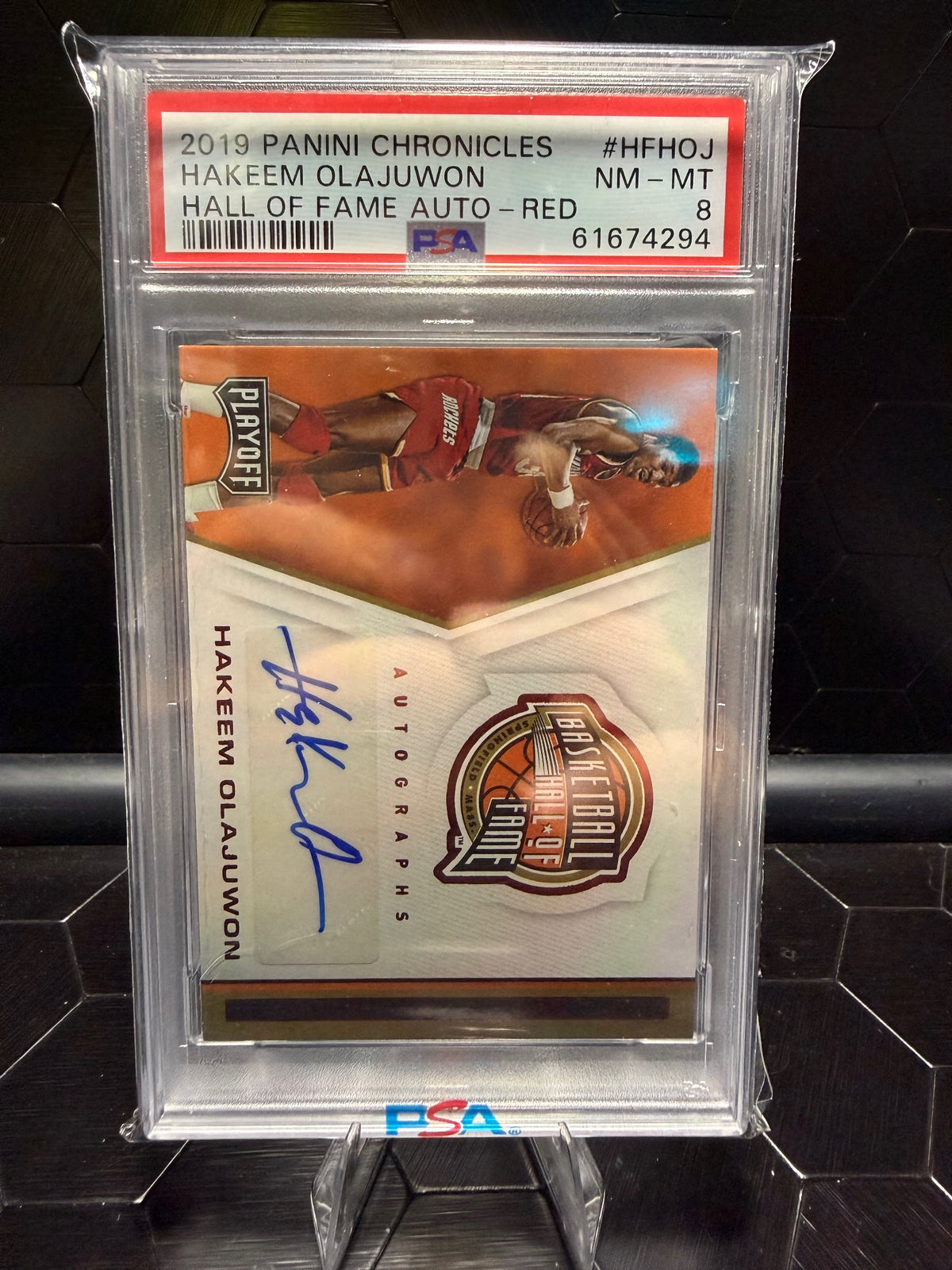 2019-20 Chronicles Hakeem Olajuwon #HF-HOJ Hal of Fame Red Auto PSA 8