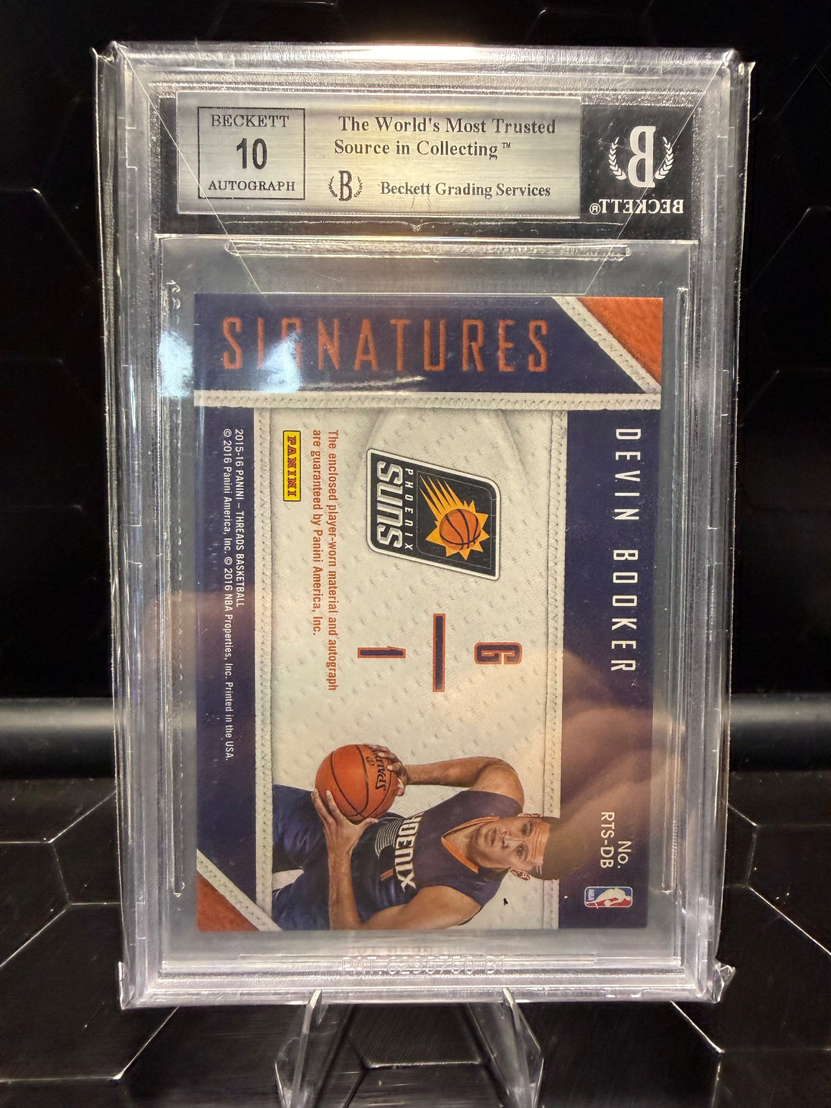 2015–16 Threads Devin Booker #RTS-DB Rookie Threads Sig. /199 BGS 8.5 Auto 10