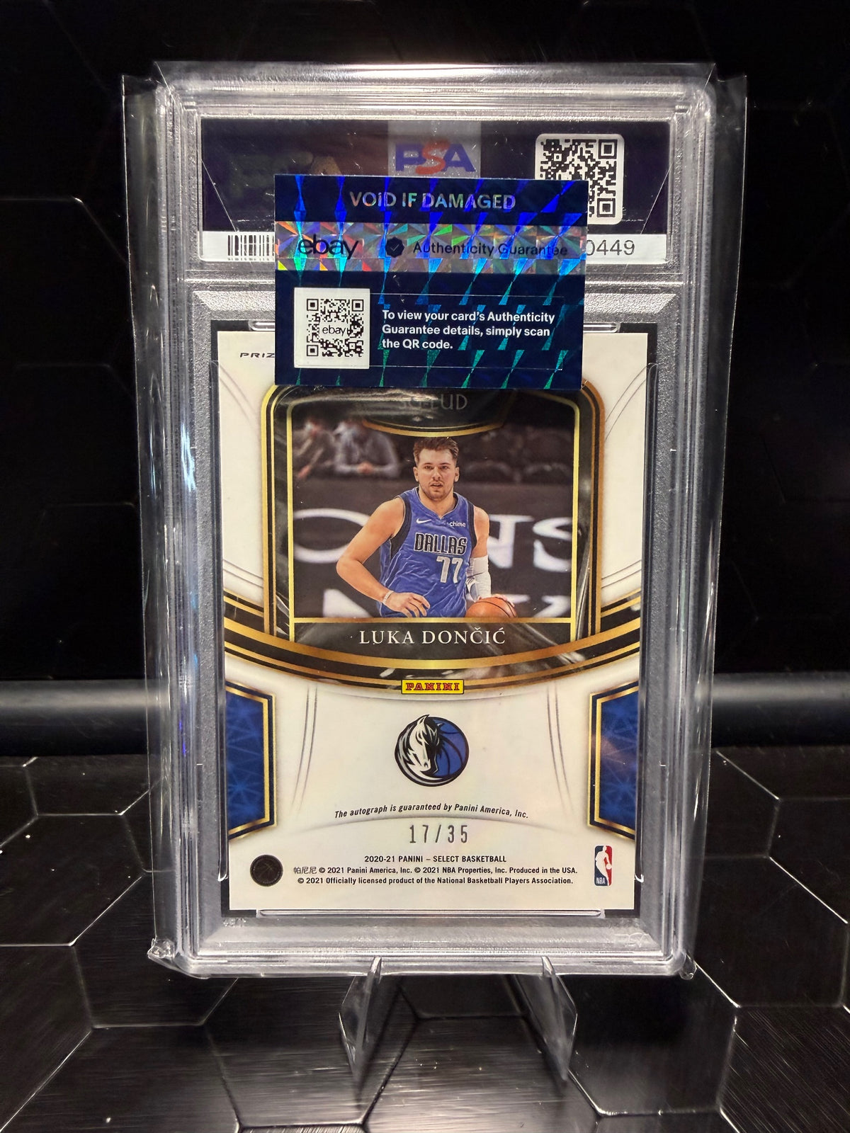2020-21 Select Luka Doncic #SGLUD Signatures Neon Green Prizm Auto /35 PSA 8