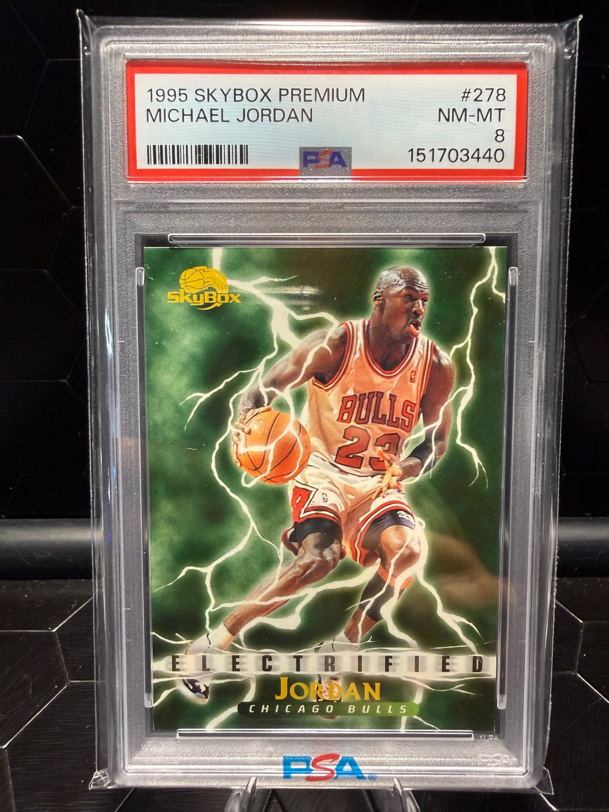 1995 SkyBox Premium Michael Jordan #278 Electrified PSA 8