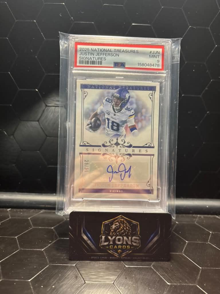 2025 National Treasures Justin Jefferson #SIG-JJN Signatures Auto 29/99 PSA 9