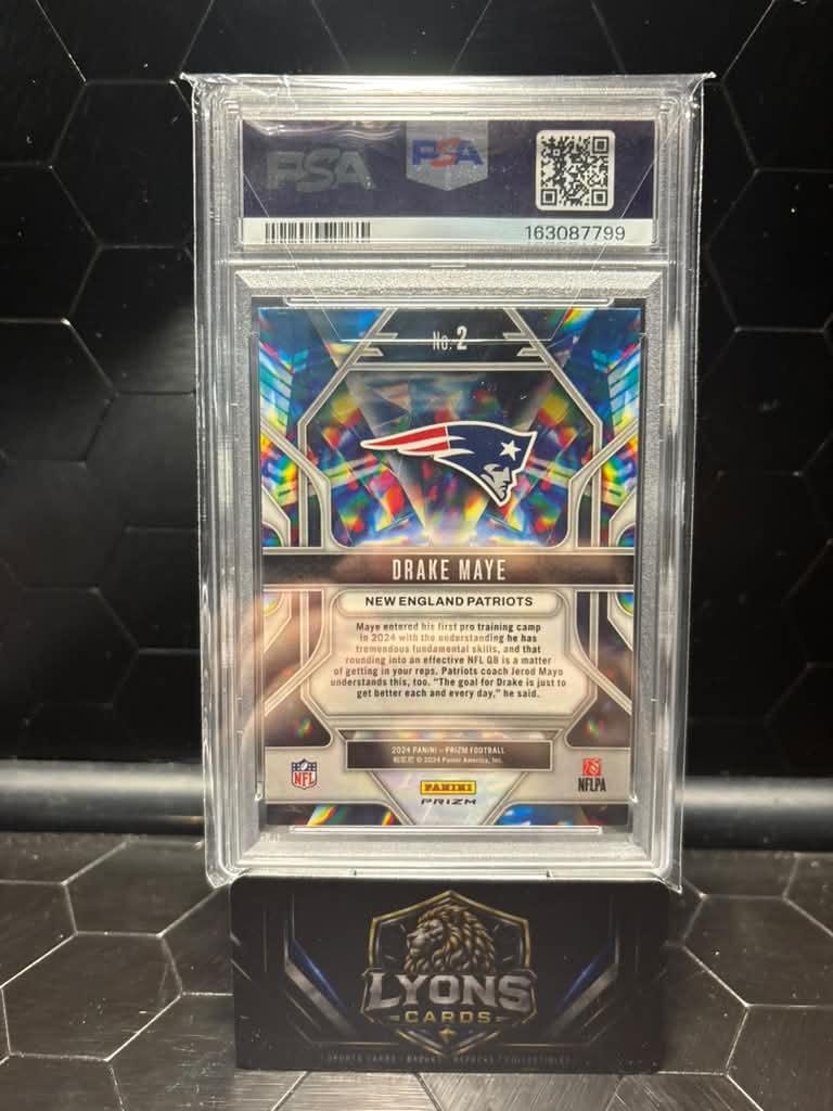 2024 Panini Prizm Drake Maye #2 Prizmatic Green Prizm RC PSA 10