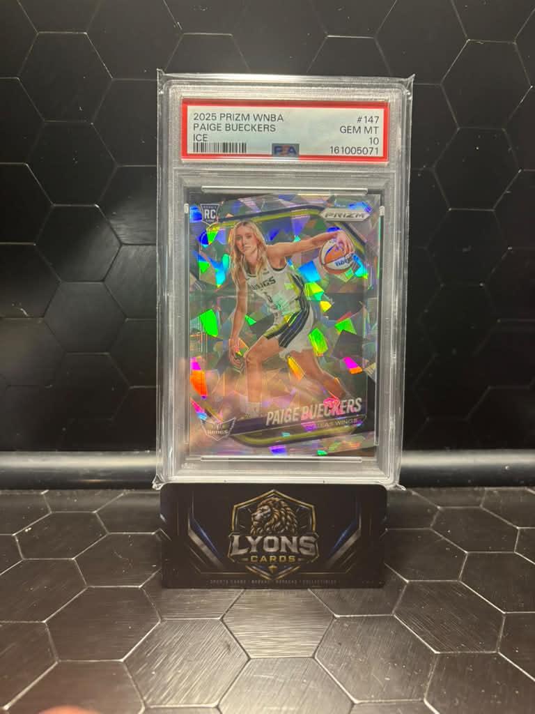 2025 Panini Prizm WNBA #147 Paige Bueckers Ice Prizm PSA 10