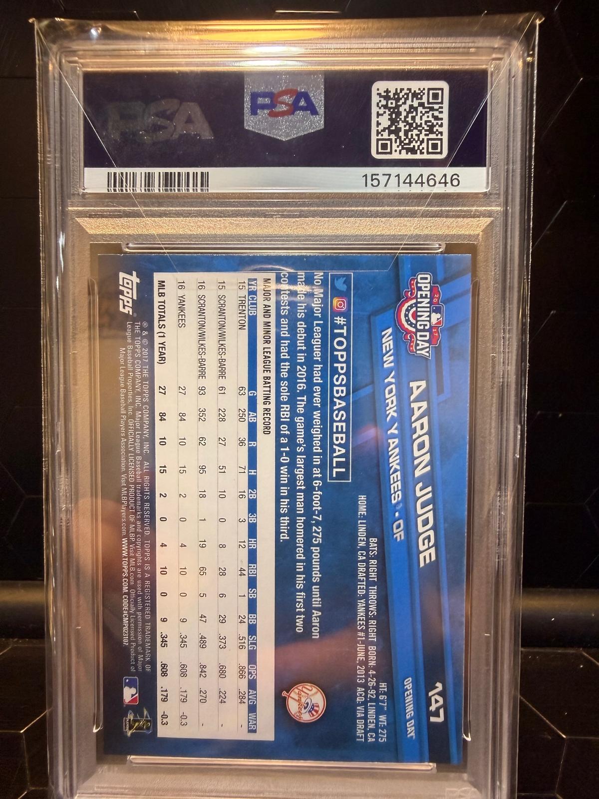 2017 Topps New York Yankees #NYY-16 Aaron Judge Fielding Rainbow Blue Foil PSA 9