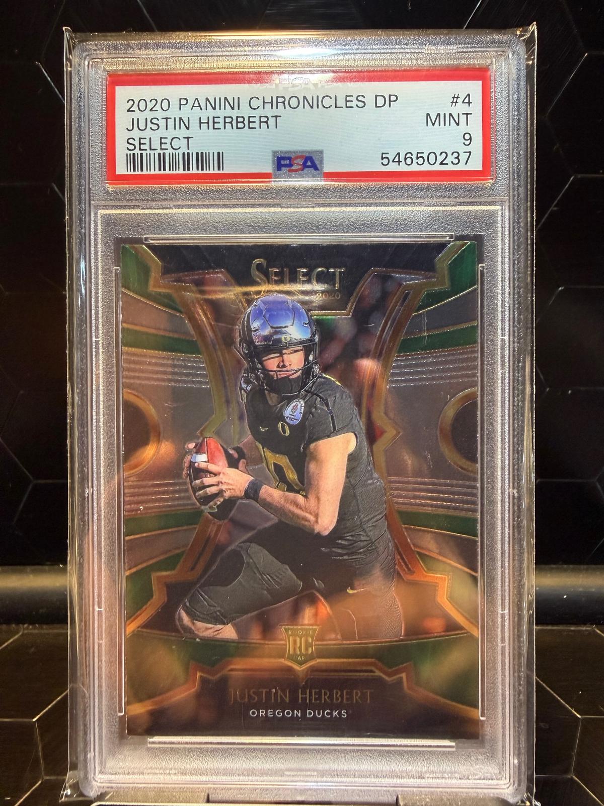 2020 Panini Chronicles Draft Picks #4 Justin Herbert Select PSA 9